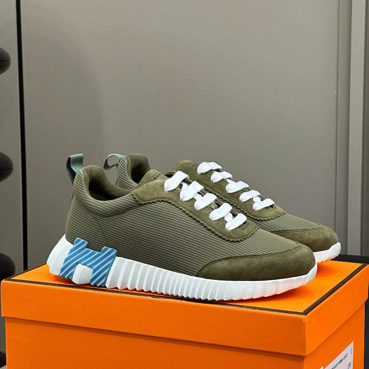 HERM BOUNCING SNEAKER