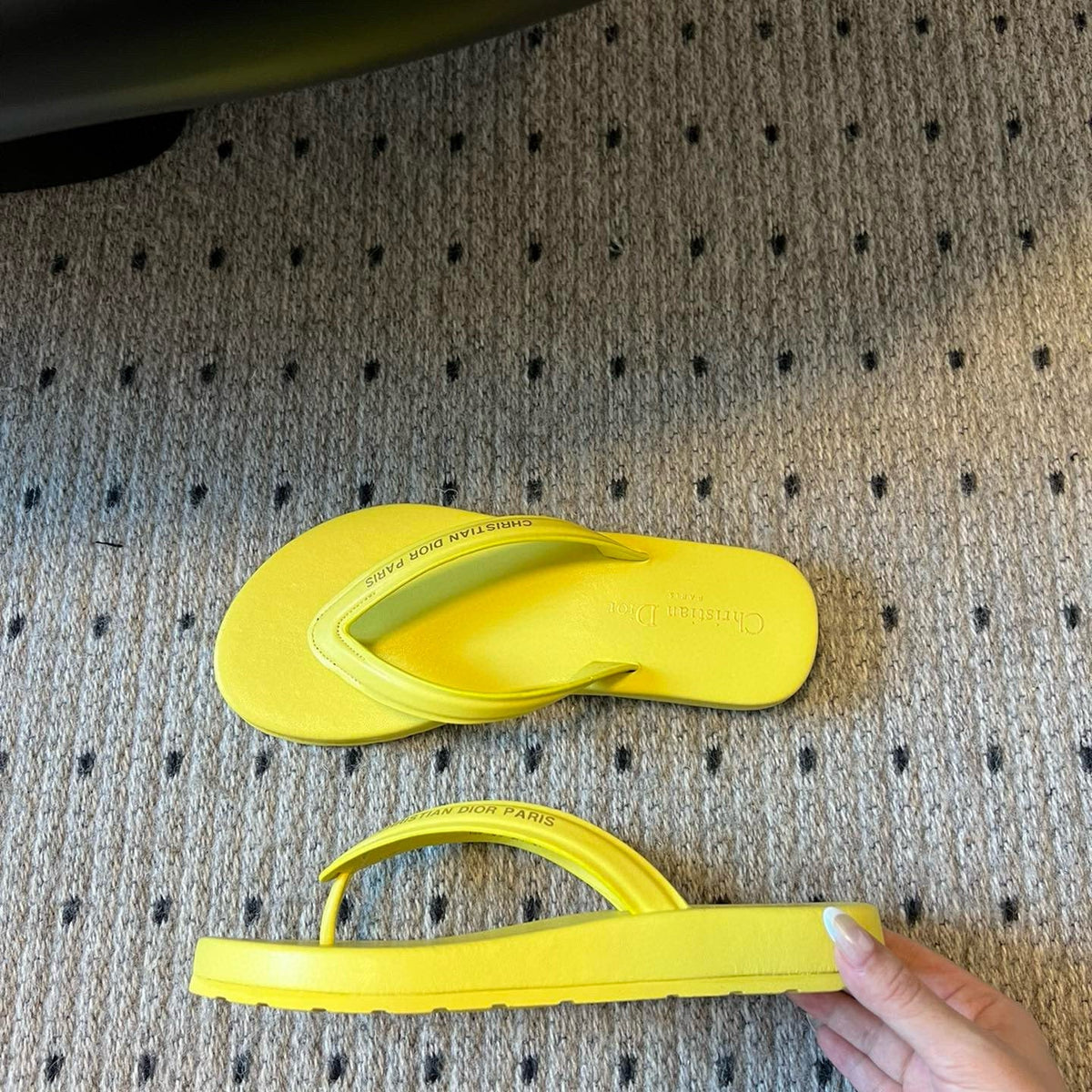 CD THONG SANDAL