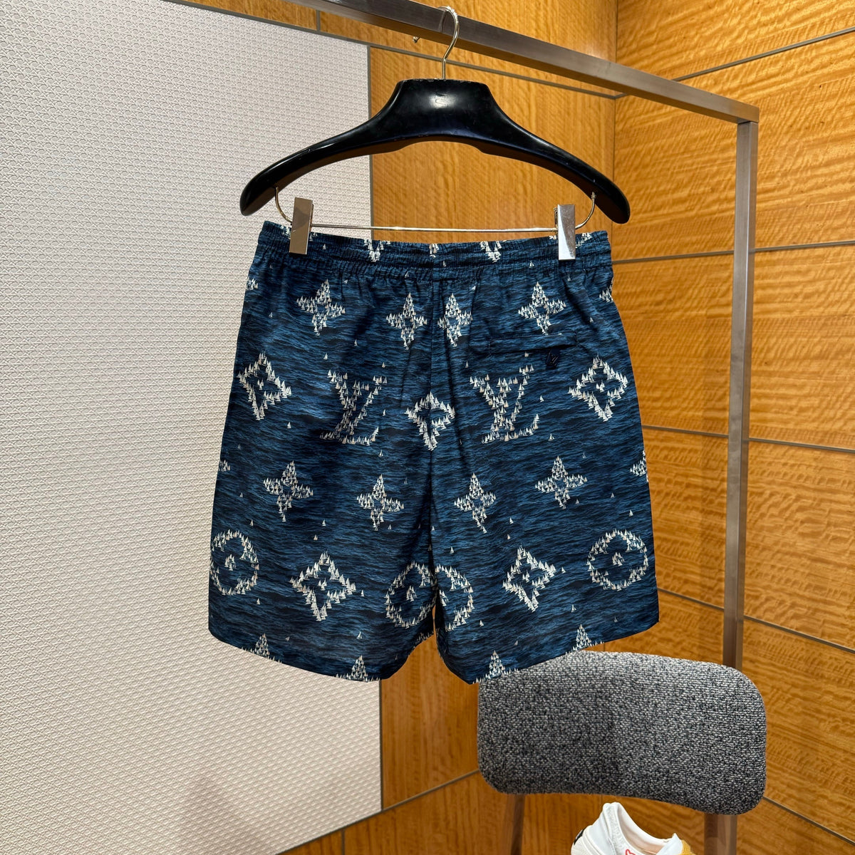 LOU SHORTS