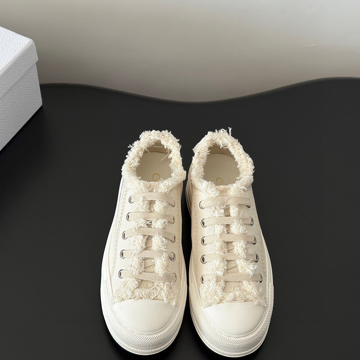 CD WALKIN SNEAKER