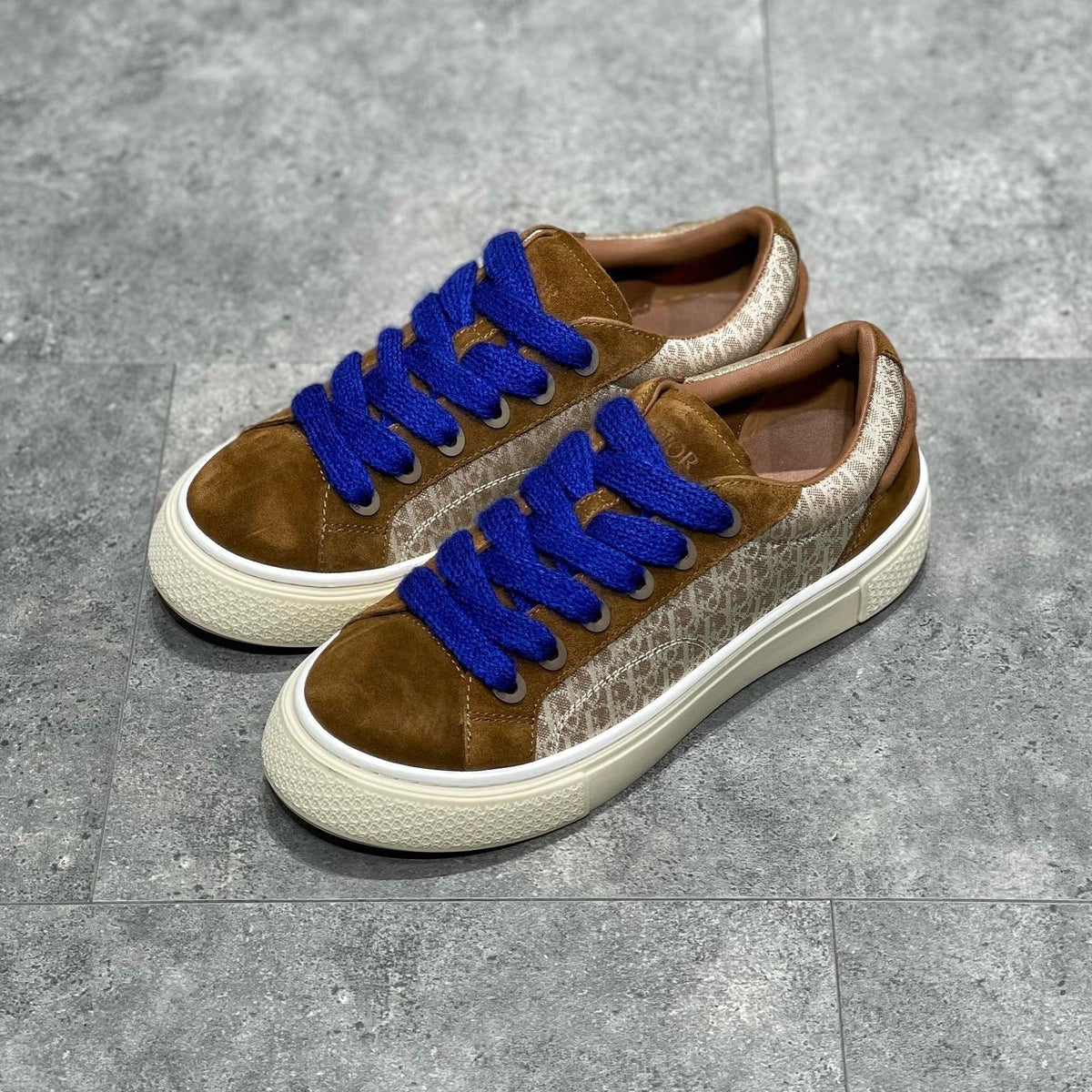 CD B33 SNEAKER