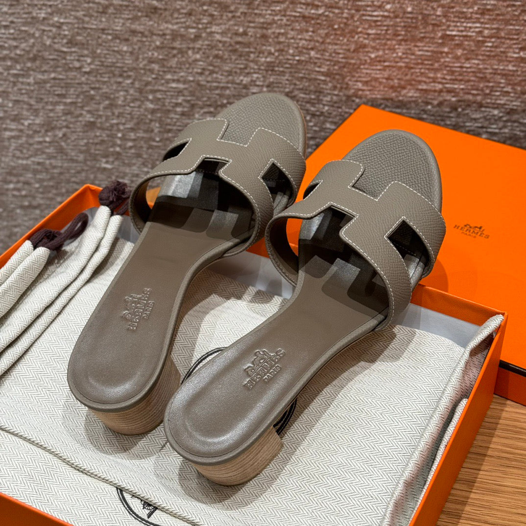 HERM OASIS SANDALS