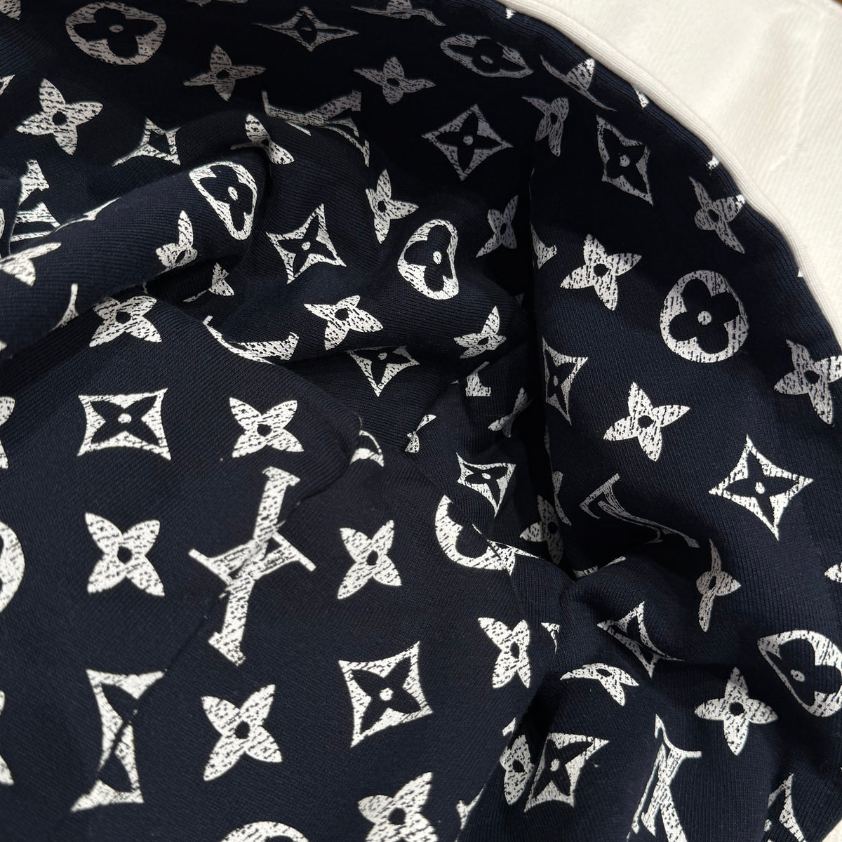 LOU HOODIE