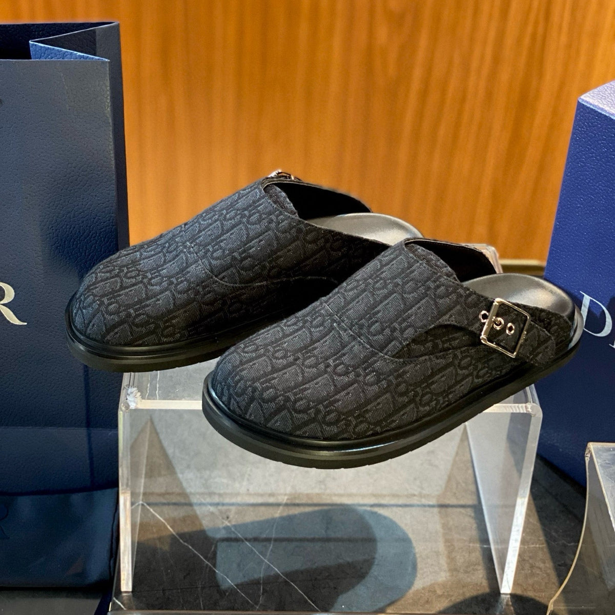 CD AQUA MULES