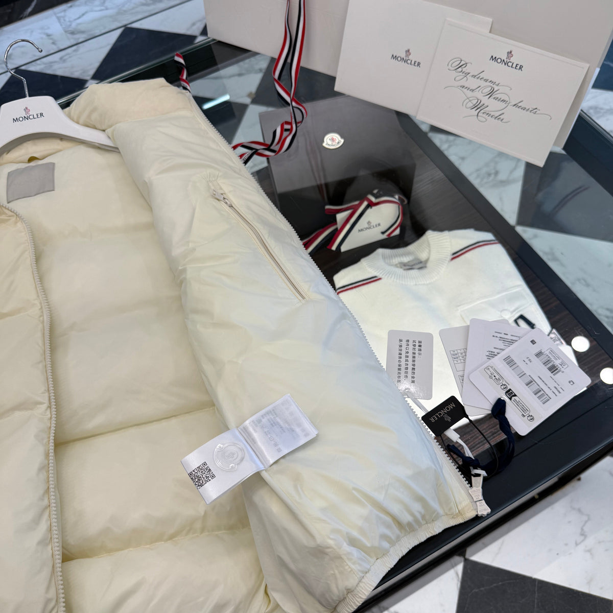 MONC ALMAZ VEST