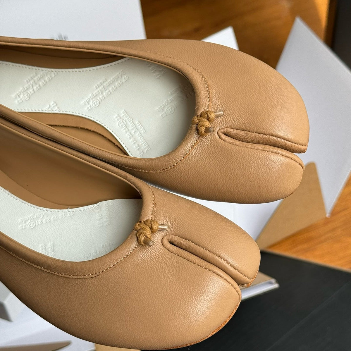 MAISON M TABI BALLET FLATS