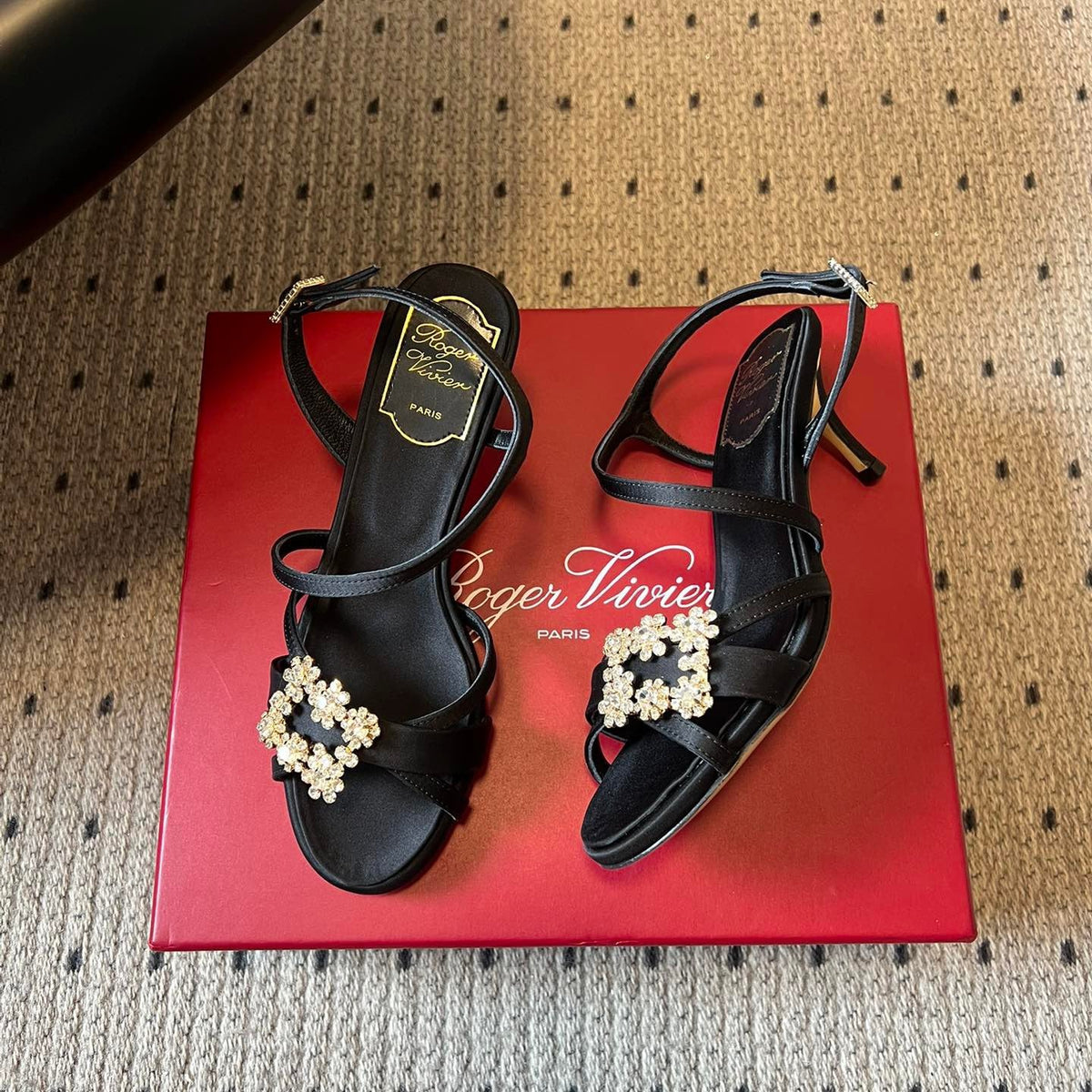 ROGER V HEELS