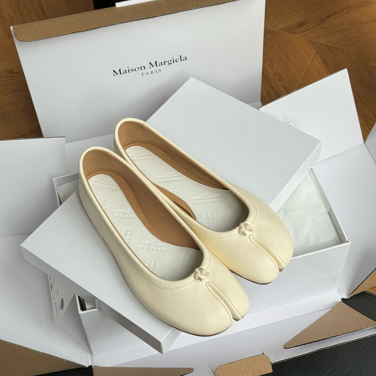 MAISON M TABI BALLET FLATS