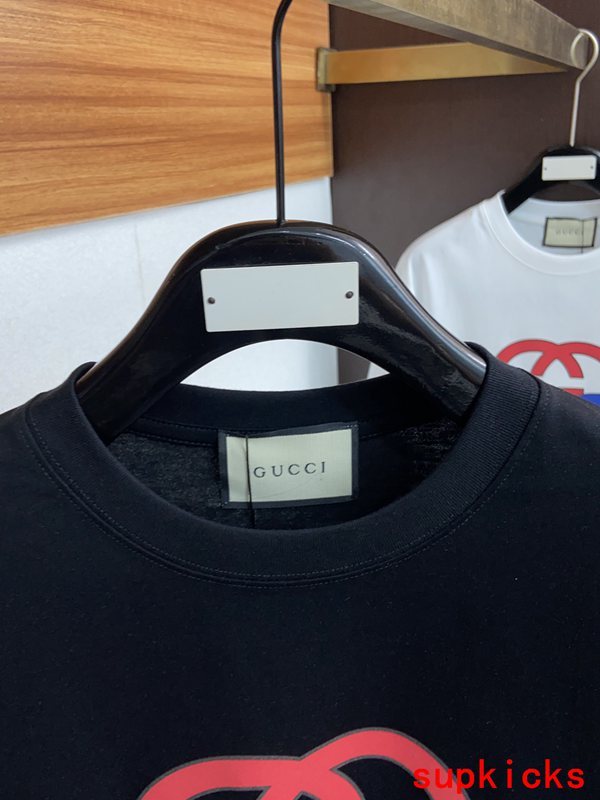 Moncler Luxury Cloth