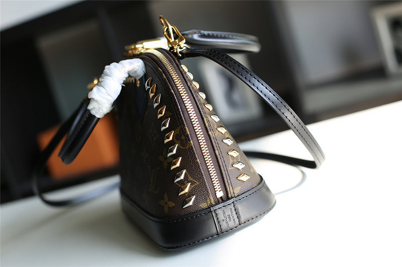 I W Fashion Lu-Vi bags - 8265