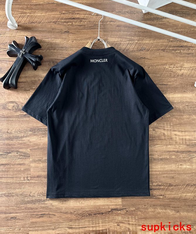 Moncler Luxury Cloth
