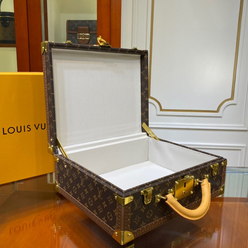 I W Fashion Lu-Vi bags - 9501