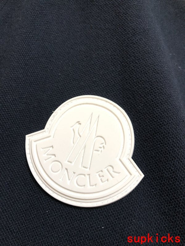 Moncler Luxury Cloth