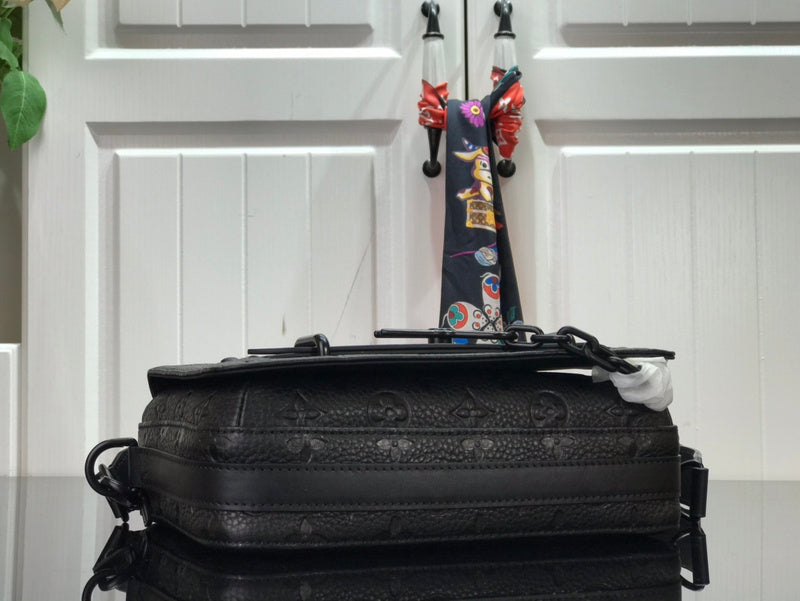 I W Fashion Lu-Vi bags - 17638