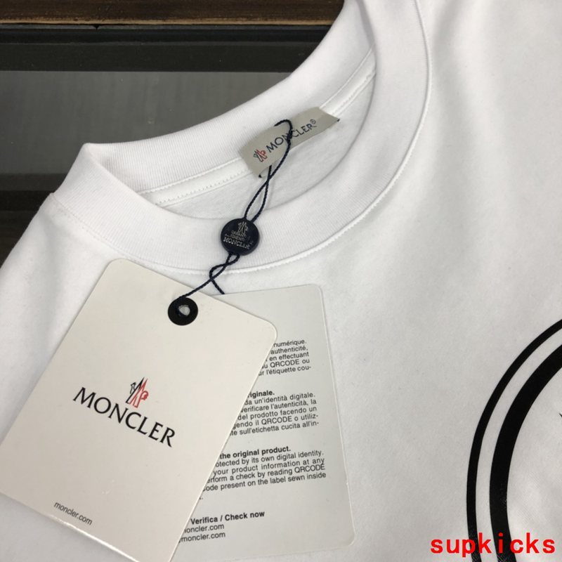 Moncler Luxury Cloth