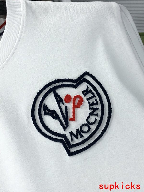 Moncler Luxury Cloth