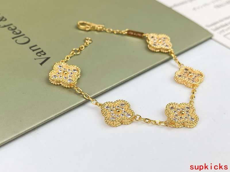 Van Cleef & Arples Jewelry