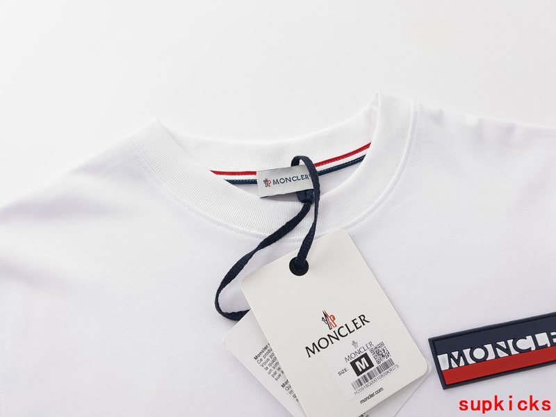 Moncler Luxury Cloth
