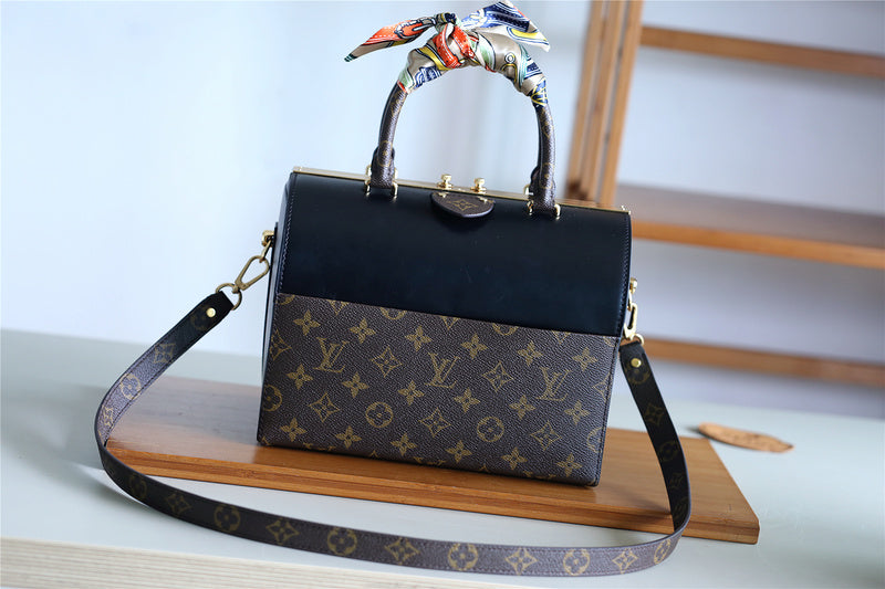 I W Fashion Lu-Vi bags - 8170