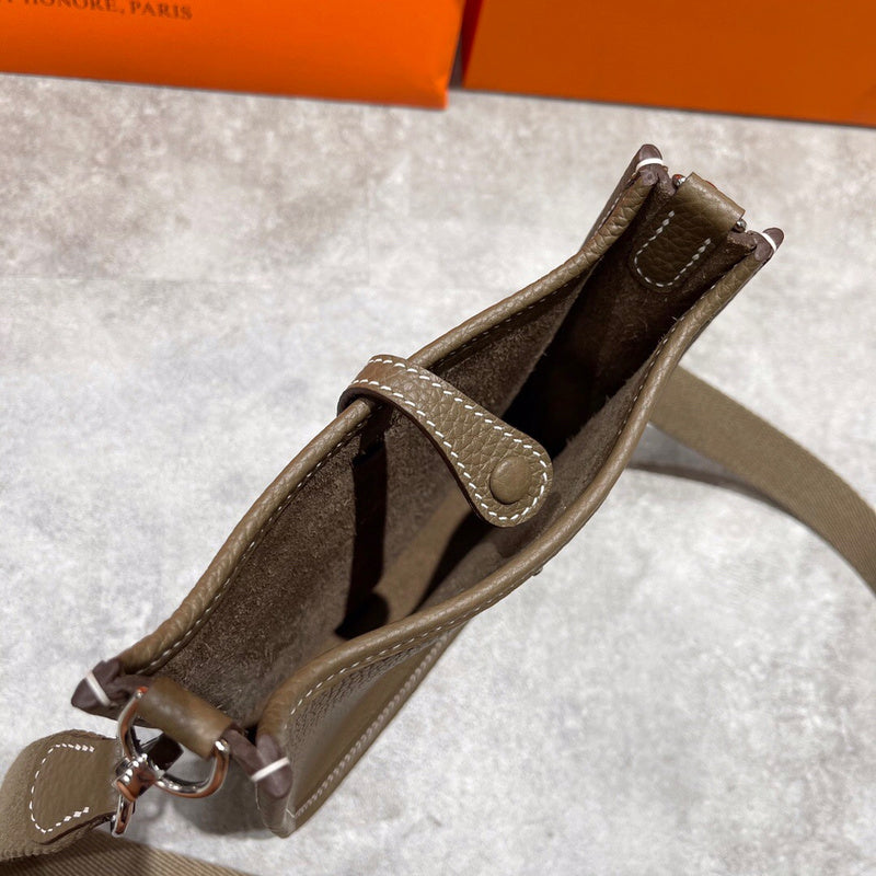 PHA - HMS Bags - 1640