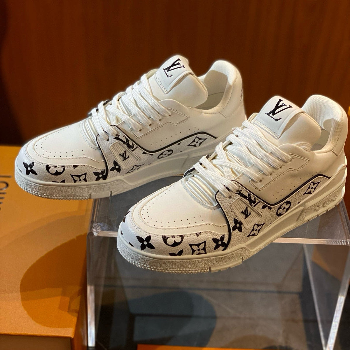 LOU TRAINERS