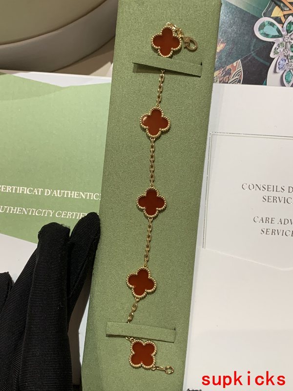 Van Cleef & Arples Jewelry