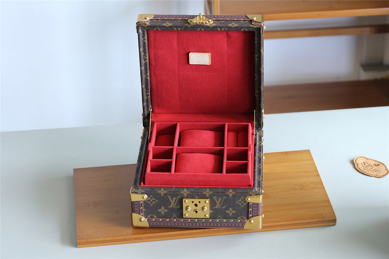 I W Fashion Lu-Vi bags - 9554