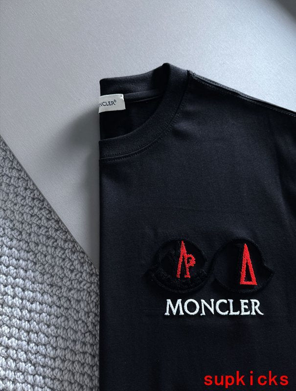 Moncler Luxury Cloth