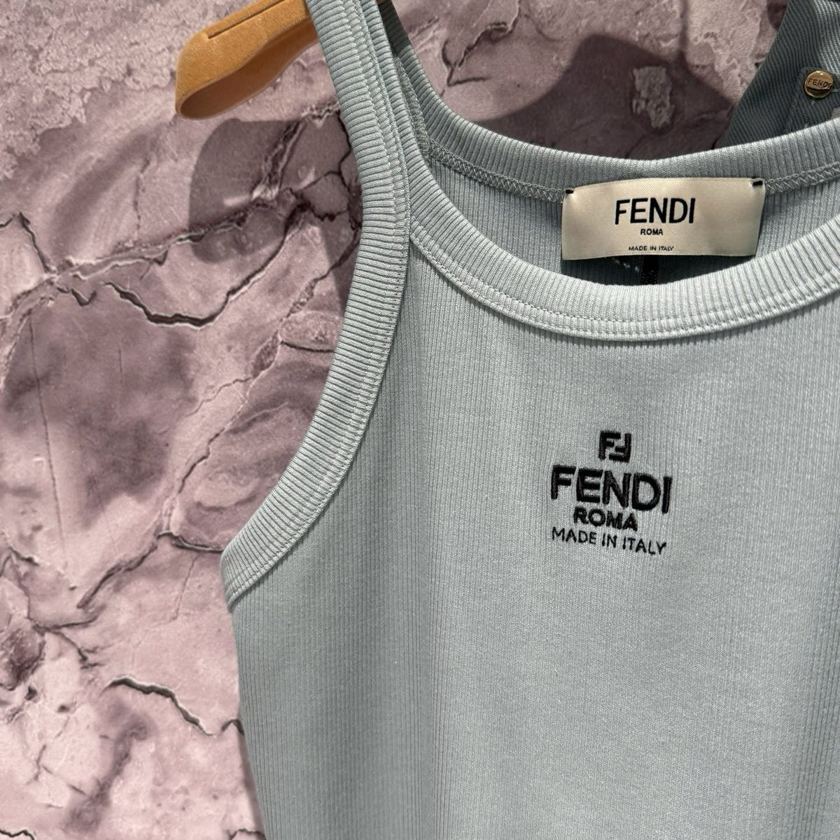 FEN TANK TOP