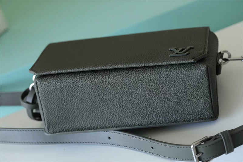 I W Fashion Lu-Vi bags - 9967