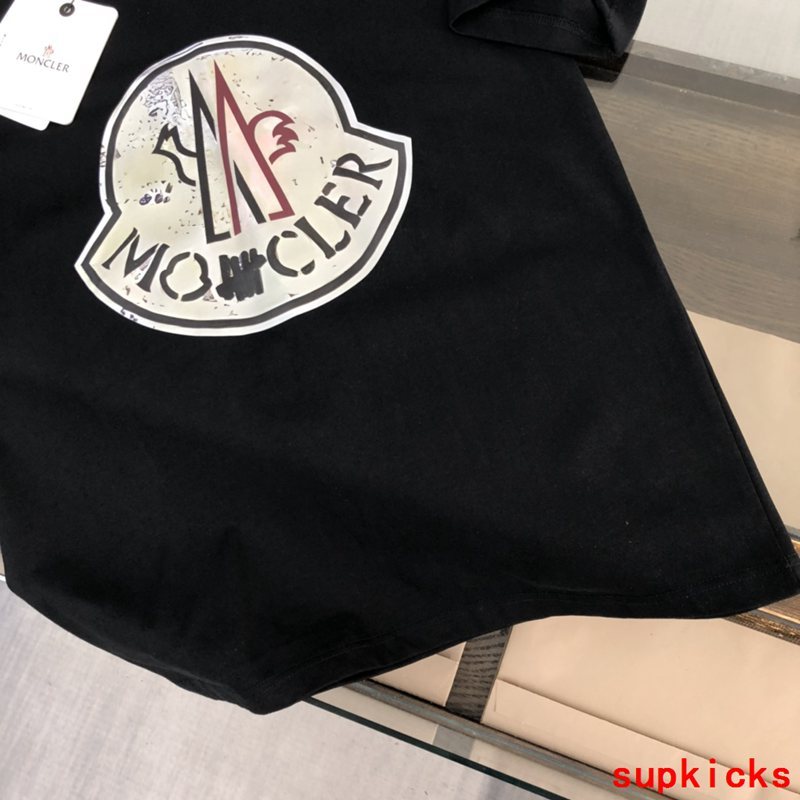 Moncler Luxury Cloth