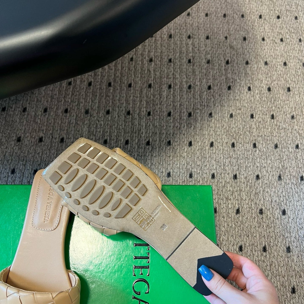 BOTT V SANDALS