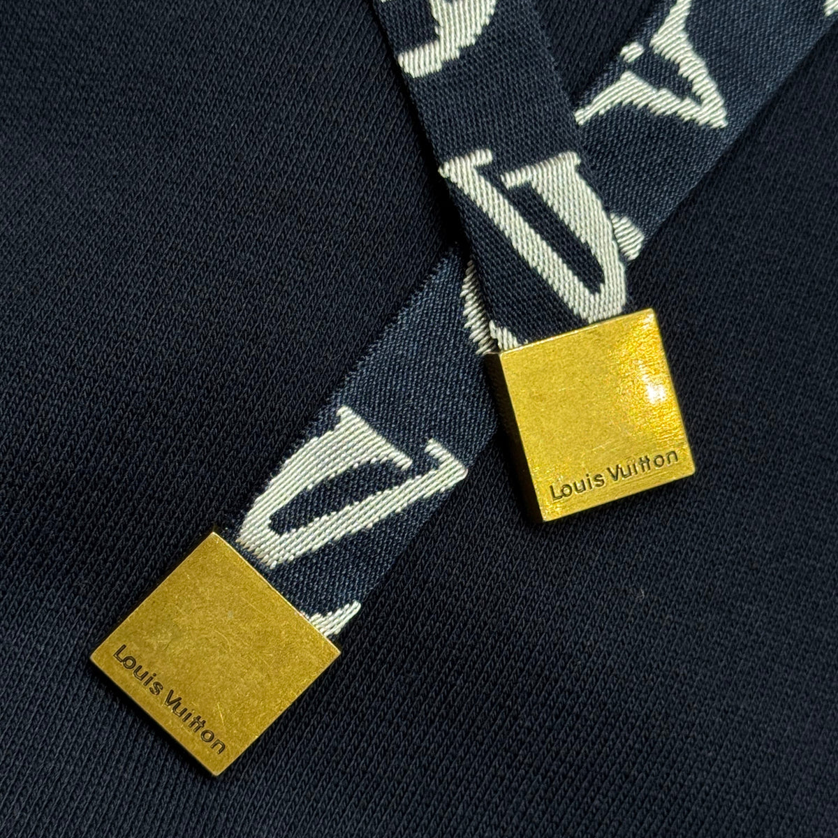 LOU HOODIE