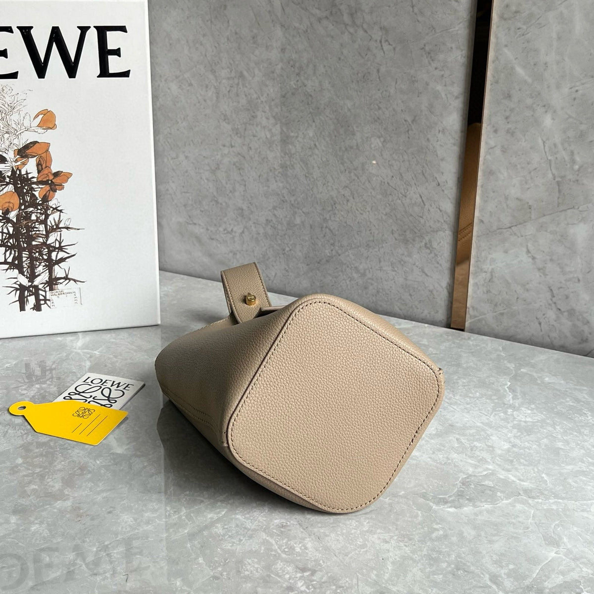 LOEW MINI PEBBLE BUCKET BAG