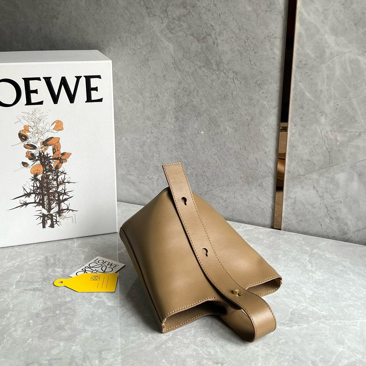LOEW MINI PEBBLE BUCKET BAG
