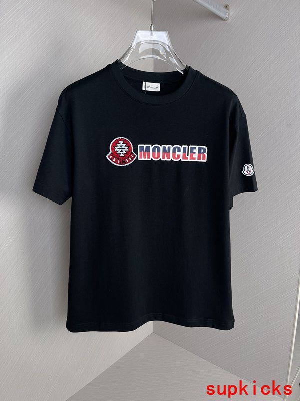 Moncler Luxury Cloth