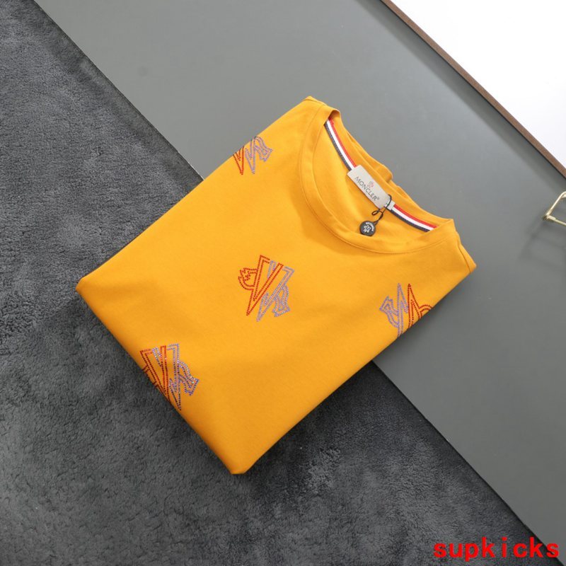 Moncler Luxury Cloth
