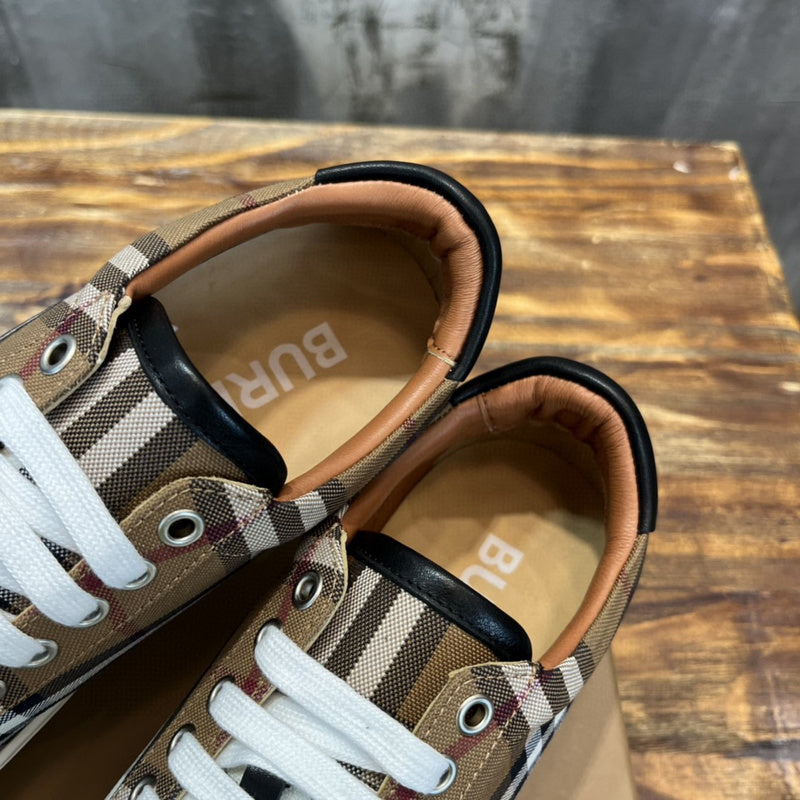 Burberry Luxury Shoes