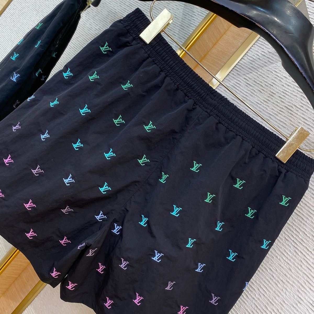 LOU SHORTS