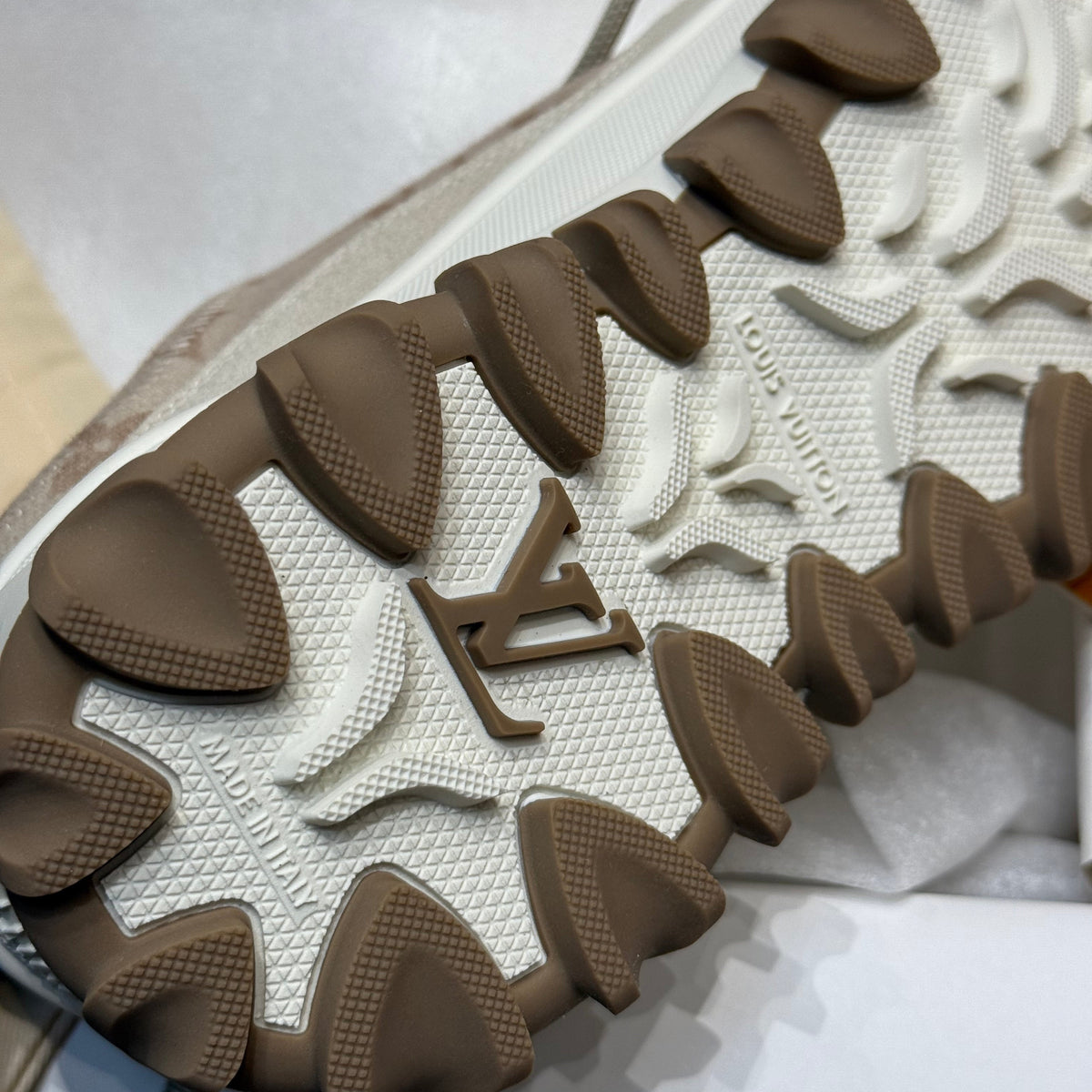 LOU RUSH XPLORER SNEAKERS