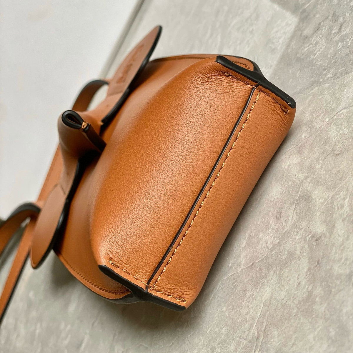 LOEW ELEPHANT POCKET BAG