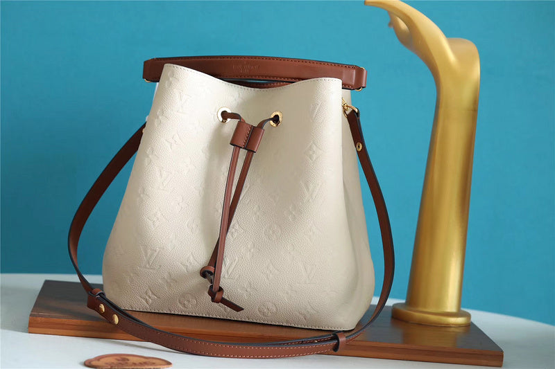 I W Fashion Lu-Vi bags - 8557