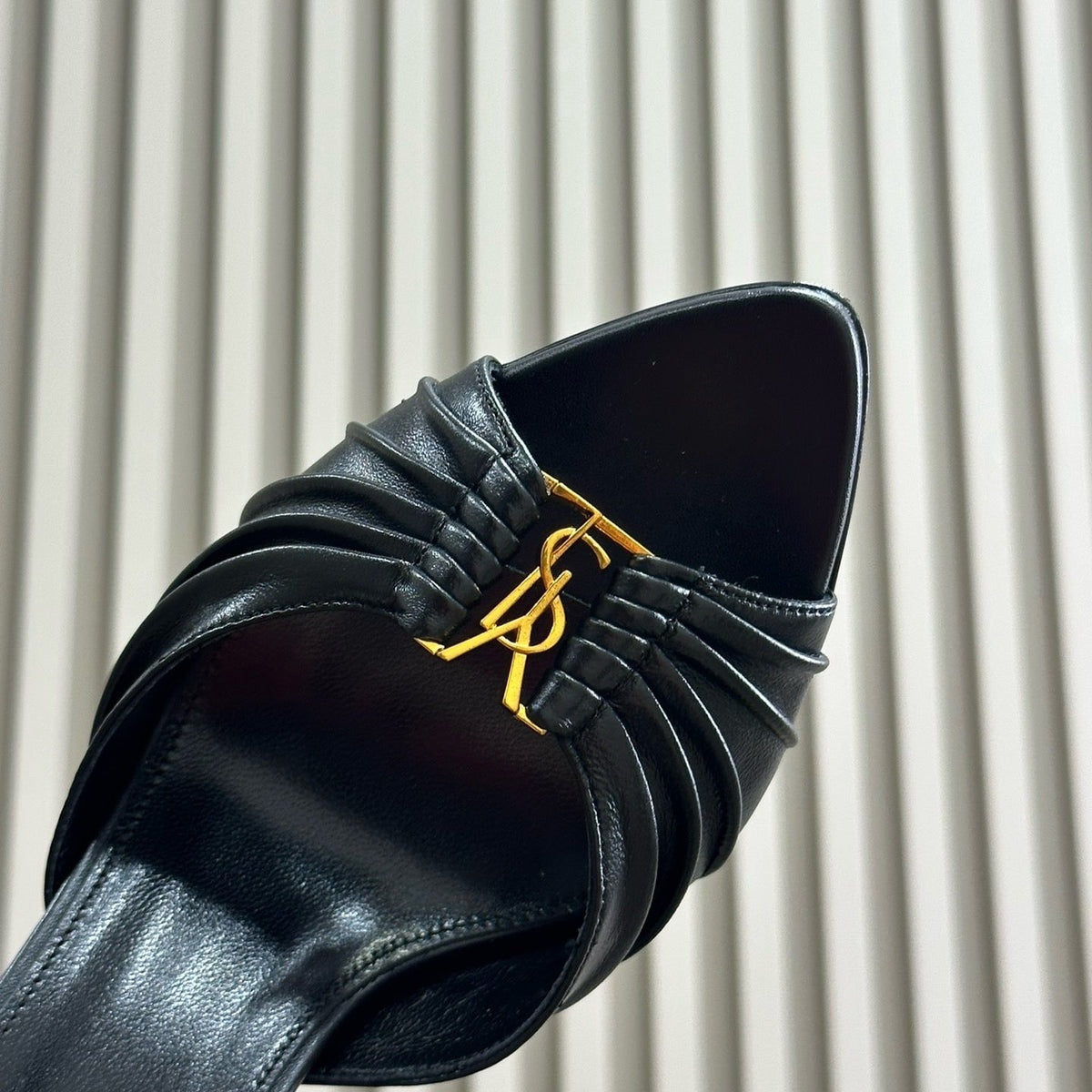 SL HEELS