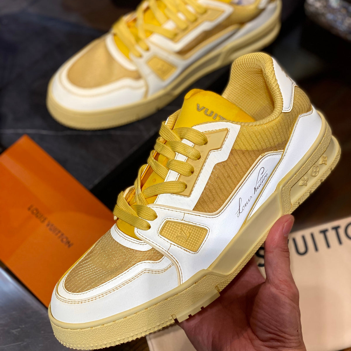 LOU SNEAKERS