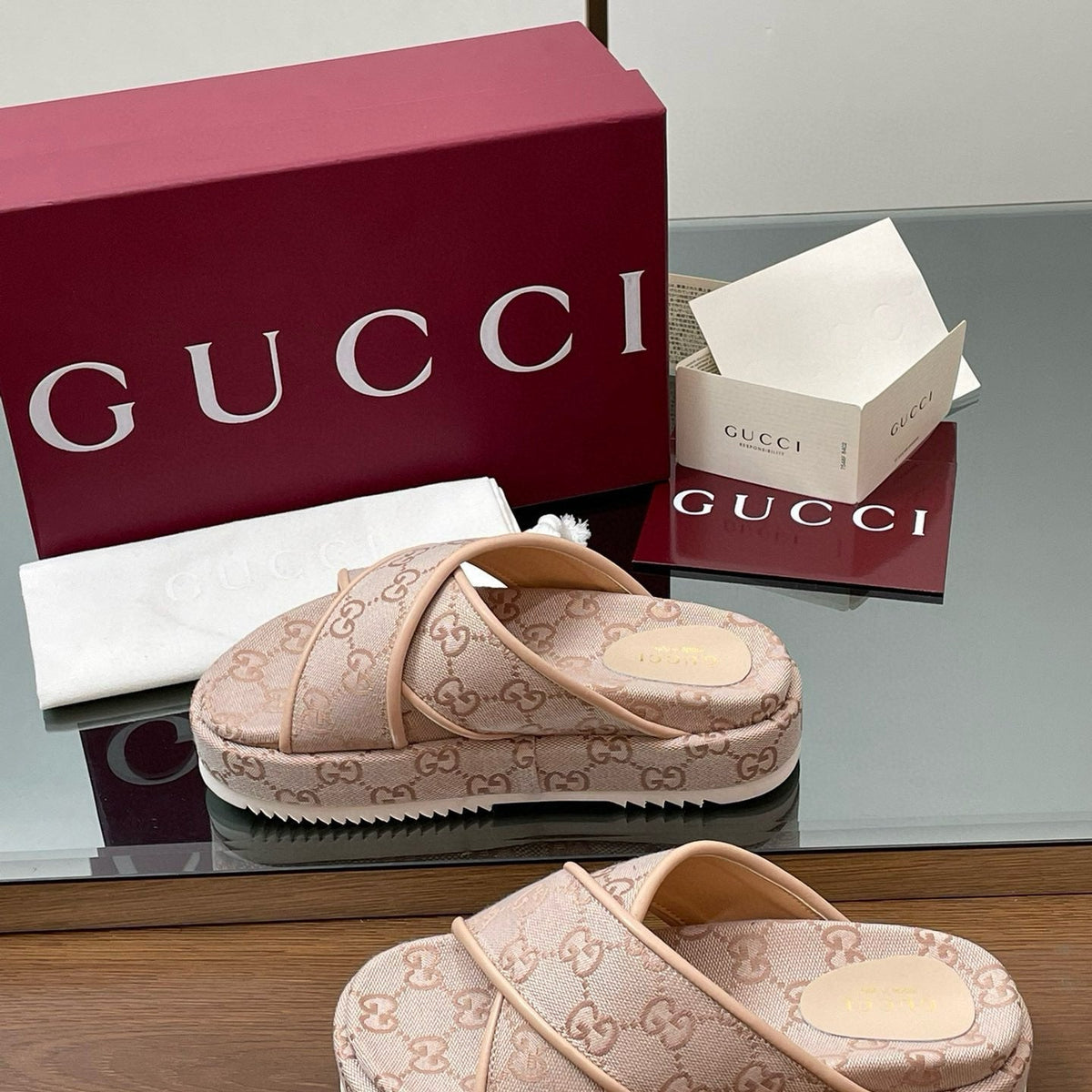GG SANDALS