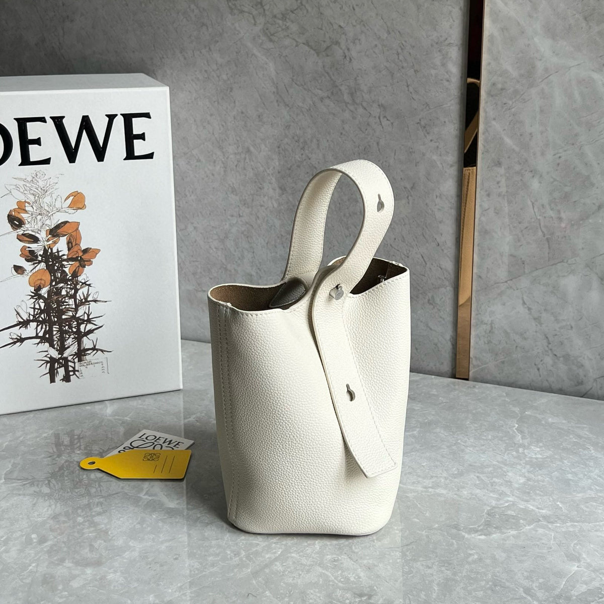 LOEW MINI PEBBLE BUCKET BAG