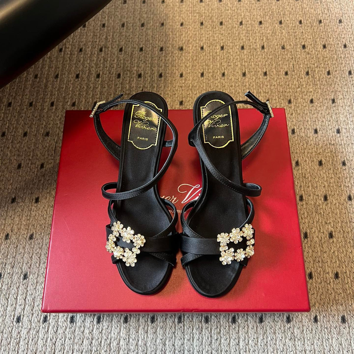 ROGER V HEELS