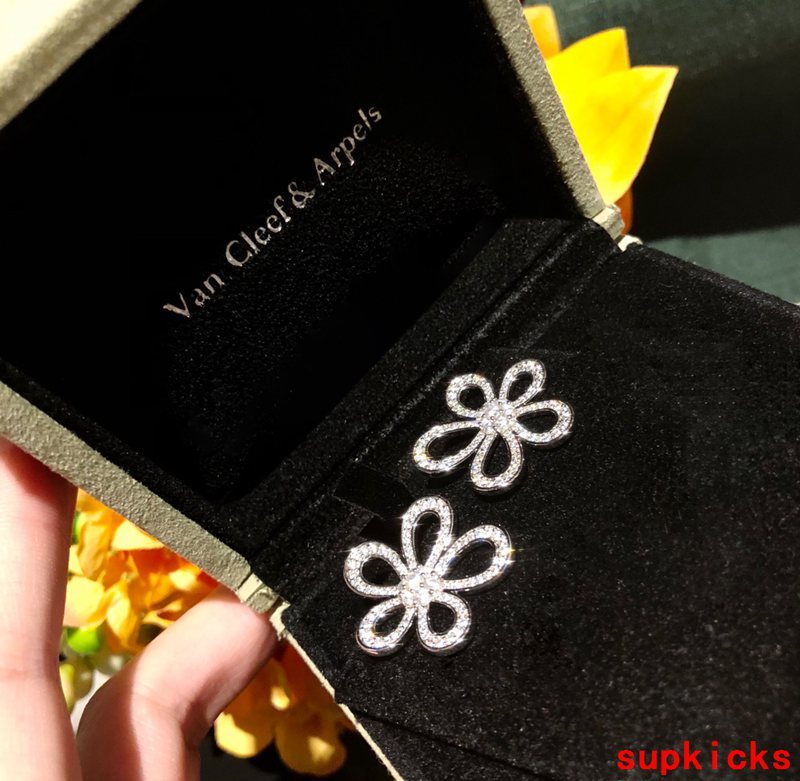 Van Cleef & Arples Jewelry