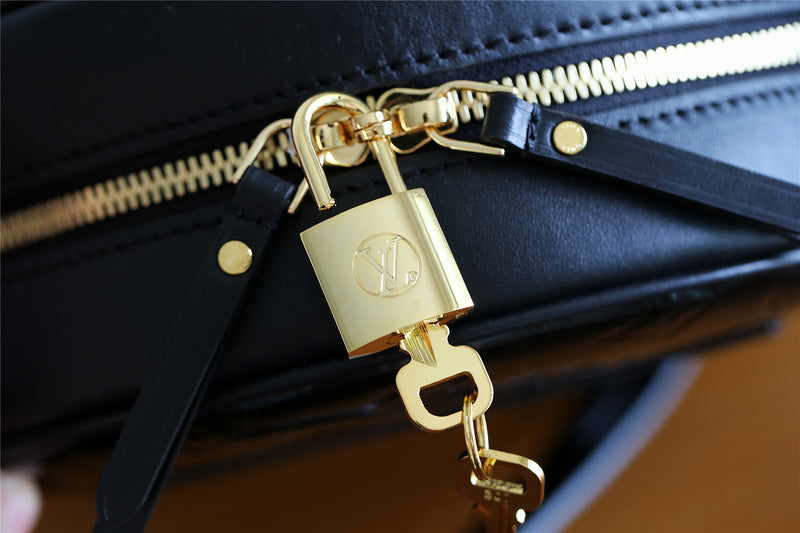 I W Fashion Lu-Vi bags - 8335