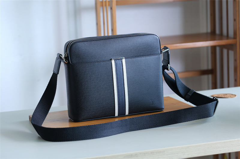 I W Fashion Lu-Vi bags - 10480